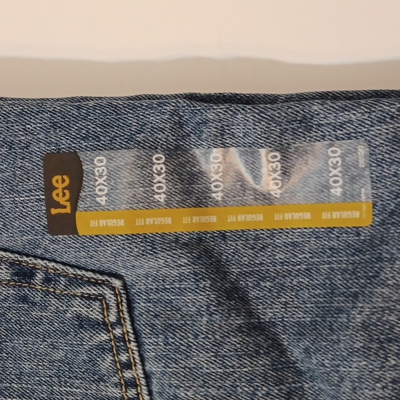 NWT Lee Men's Regular Fit Straight Leg Medium Stonewash Blue Denim Jeans - Picture 12 of 16